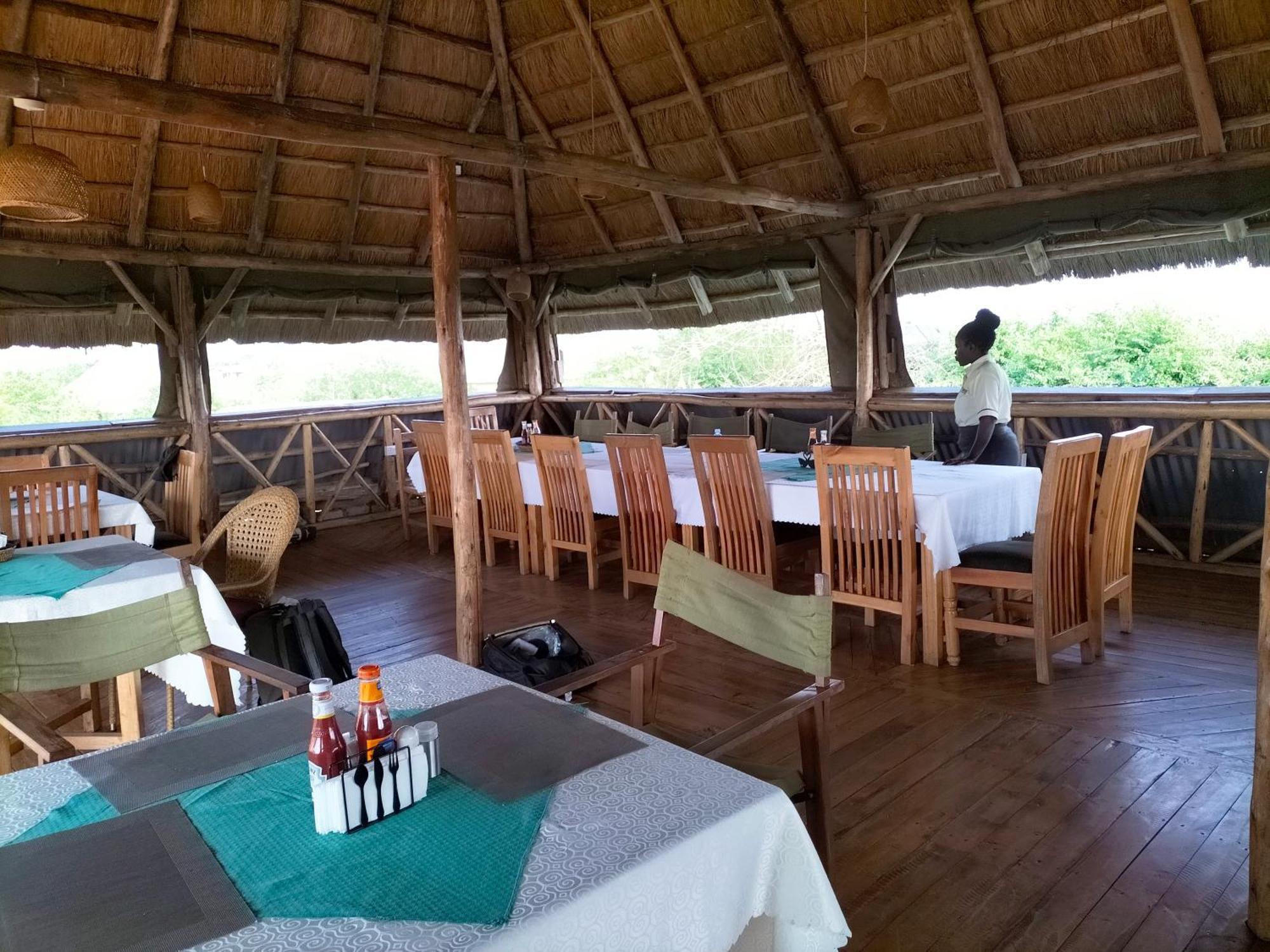 Engiri Game Lodge And Campsite Katunguru Exterior photo