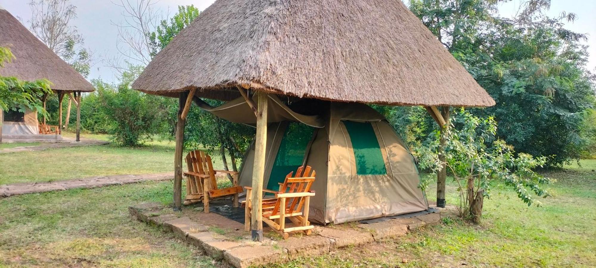 Engiri Game Lodge And Campsite Katunguru Exterior photo